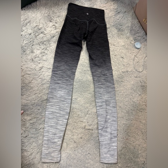 Lululemon wunder under black white ombré size 6 31” length - Picture 2 of 7